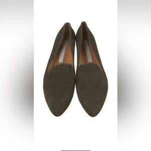 Veronica Beard size 9/39 suede olive green used excellent condition